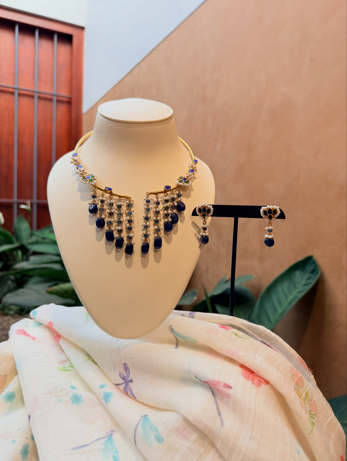 Pearls, blues and pure elegance – KPK003 product image 4