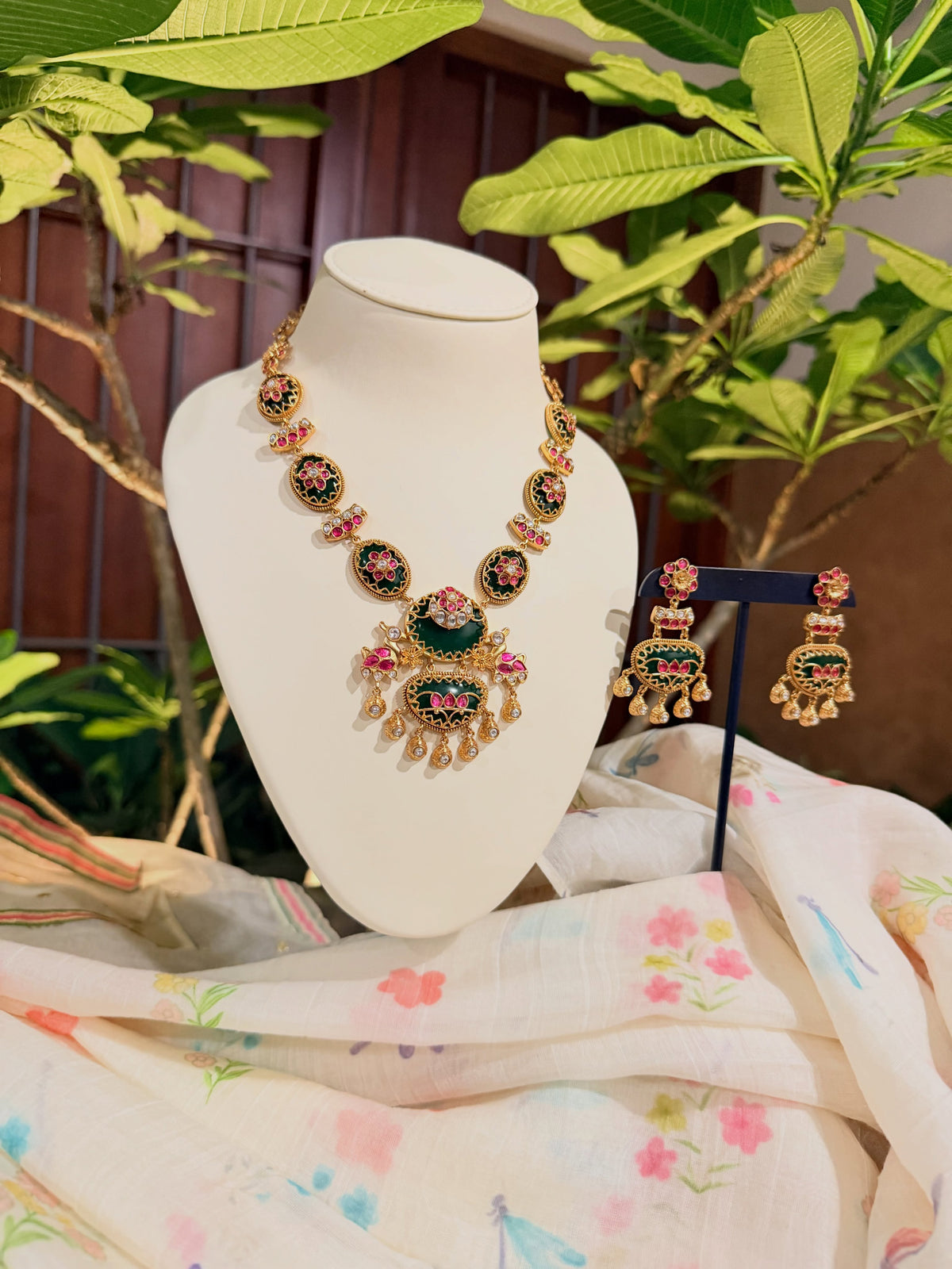 A timeless blend of emerald green and ruby pink – KPK009 product image 3