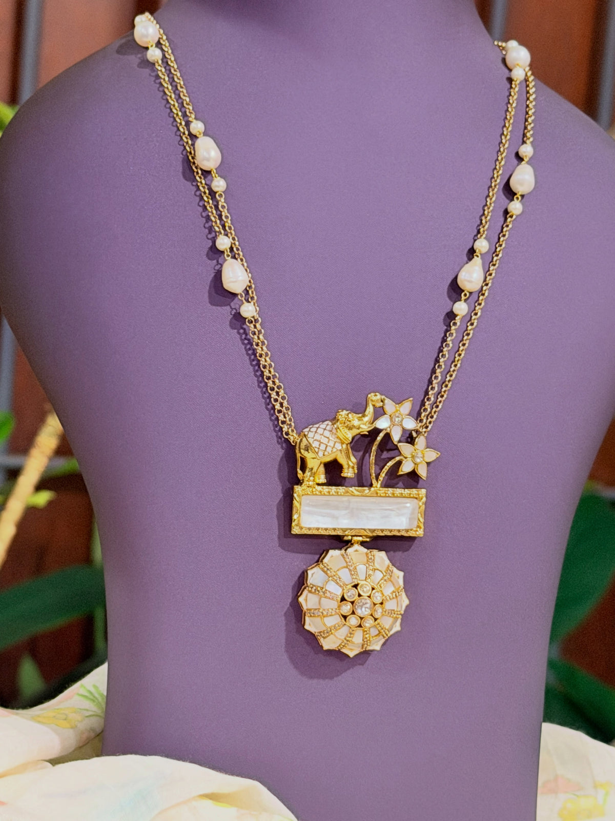 Premium pearl-layered elephant motif pendant necklace – KPK018 product image 4