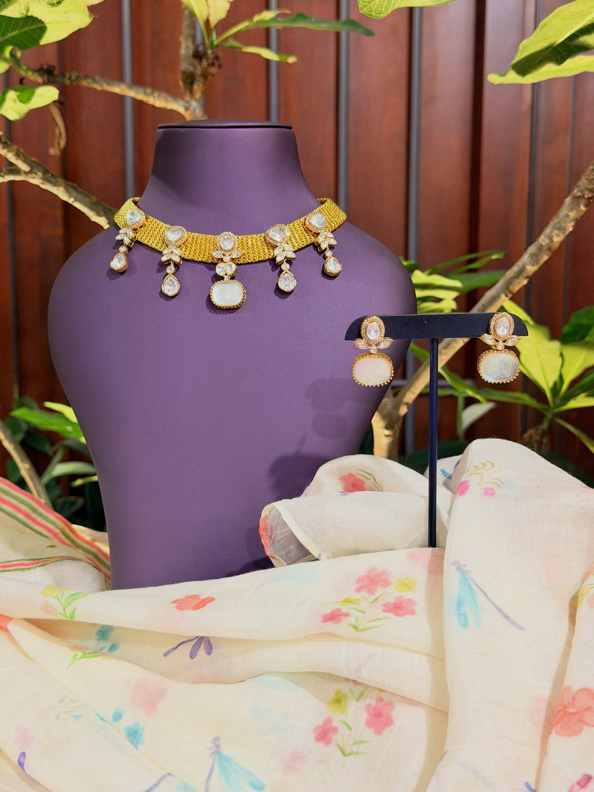 Soft pearls, golden glow, timeless elegance – KPK010 product image 3