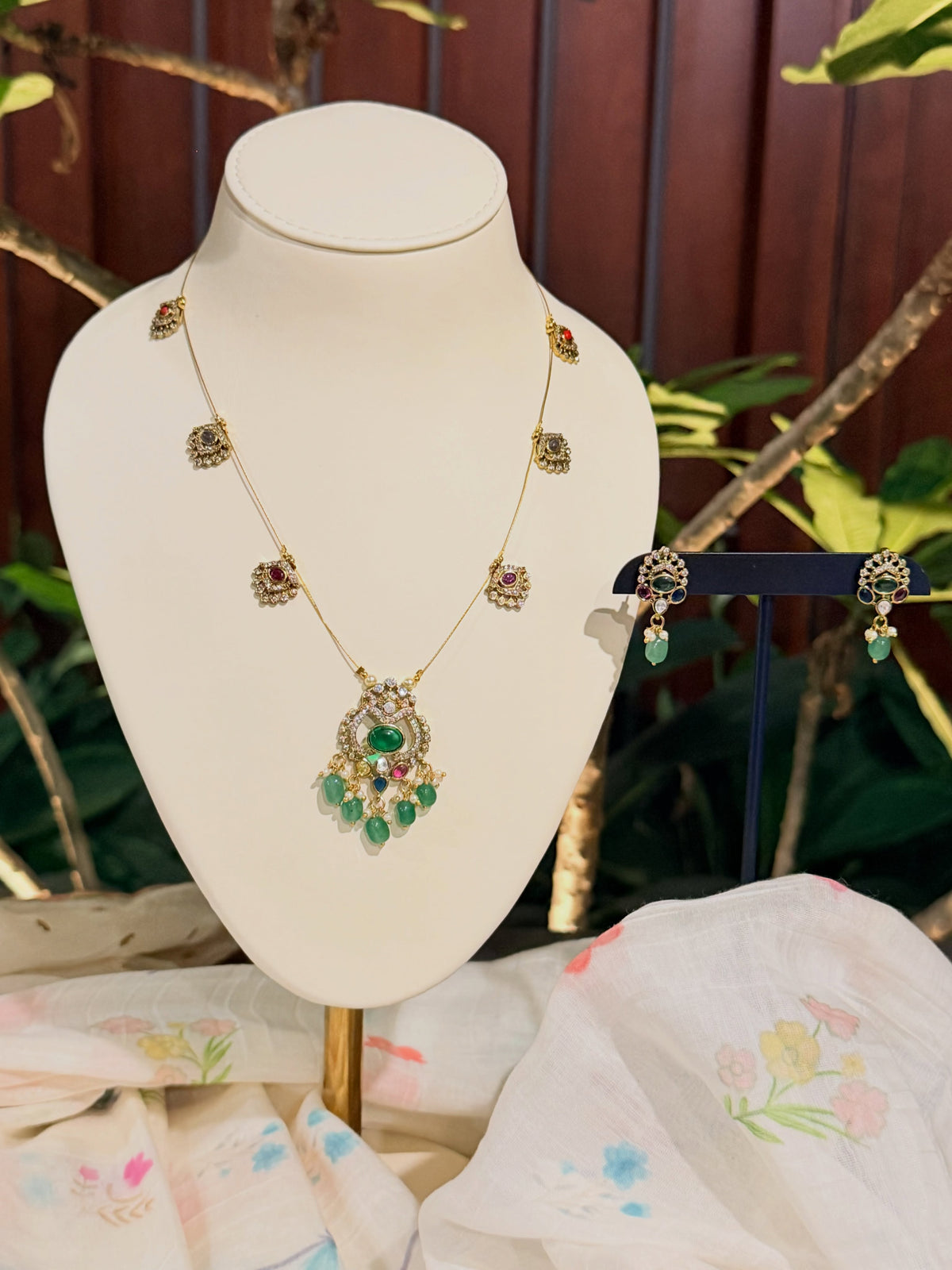 A modern chain with a soulful Navratna pendant – KPK020 product image 1