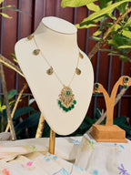 Premium emerald-green Polki pendant necklace set with matching earrings – KPK017 product image 1