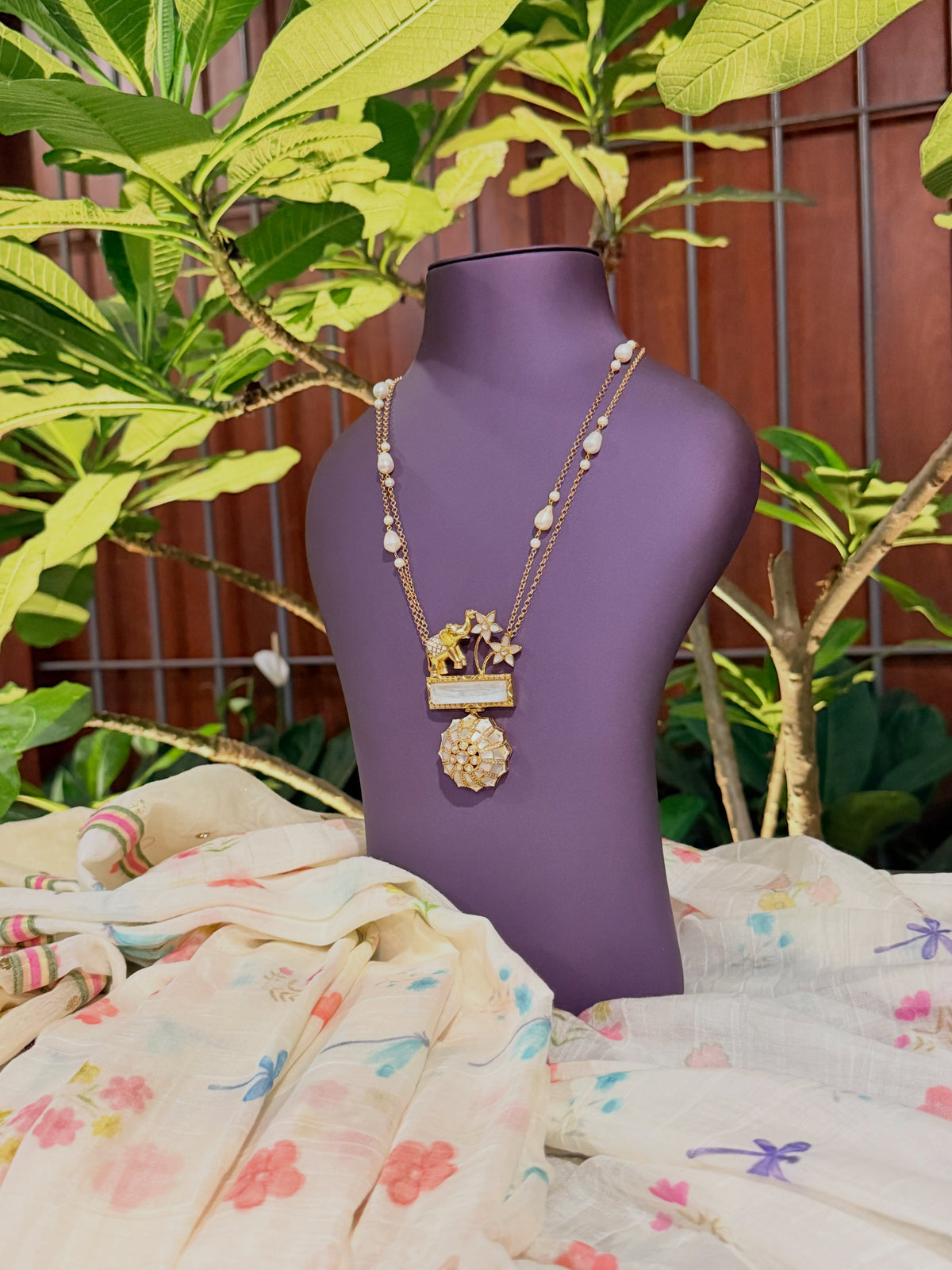 Premium pearl-layered elephant motif pendant necklace – KPK018 product image 2