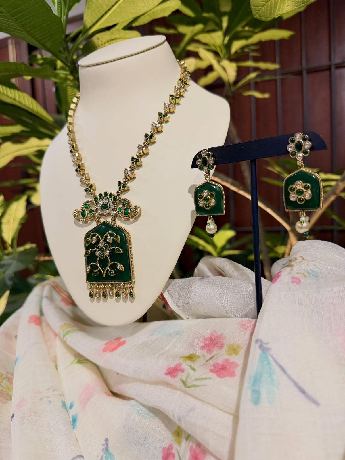Royal green, crafted to make a statement – KPK012 product image 4