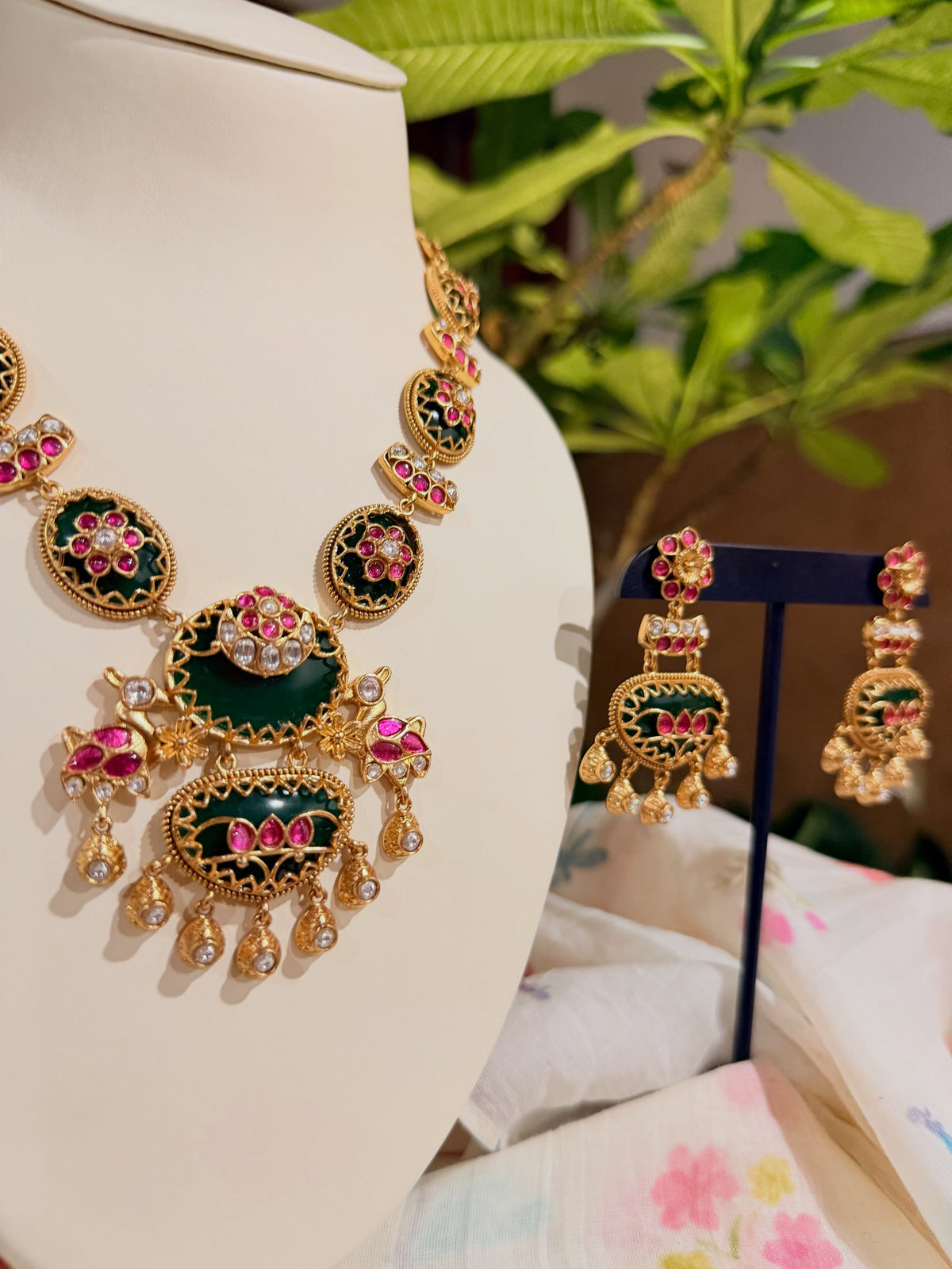 A timeless blend of emerald green and ruby pink – KPK009 product image 4