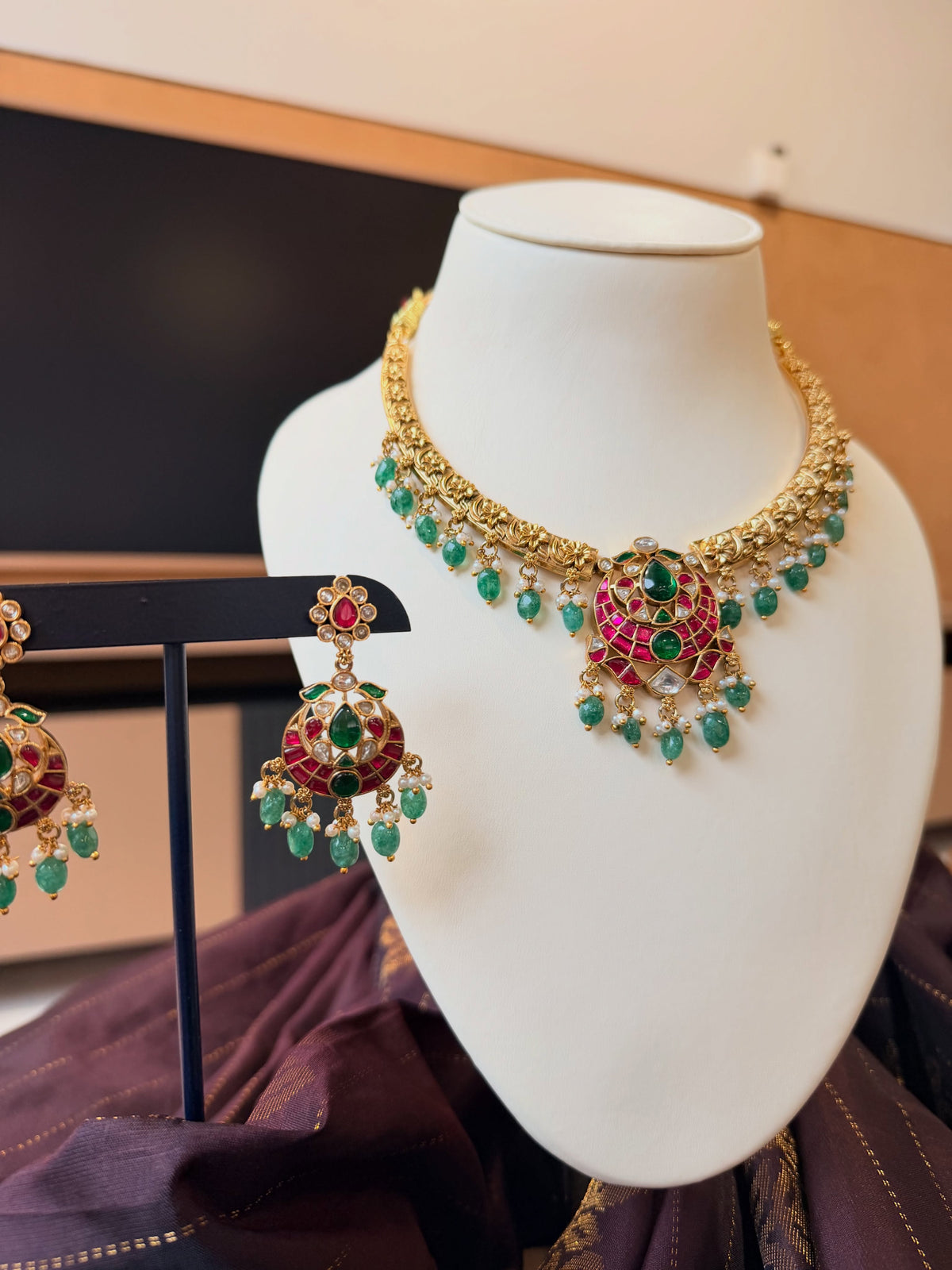 A regal antique-gold choker set adorned with ruby, emerald and pearl… – KPK029 product image 2