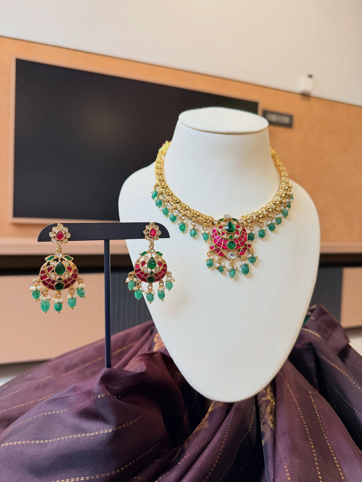 A regal antique-gold choker set adorned with ruby, emerald and pearl… – KPK029 product image 3