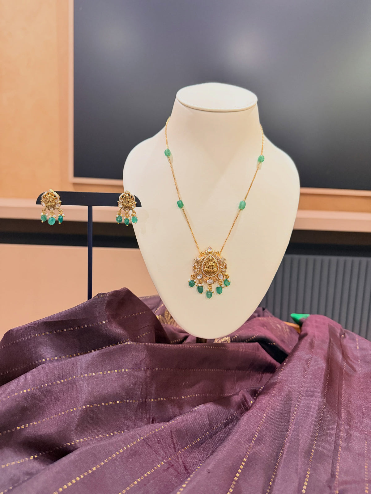 An elegant Lakshmi pendant necklace set featuring an antique-gold… – KPK039 product image 2