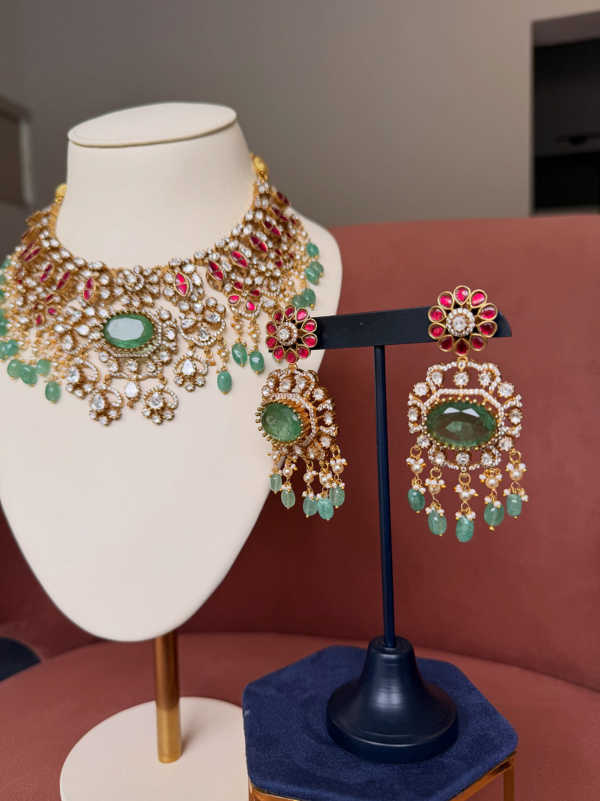 Polki Emerald Statement Necklace Set – image 4