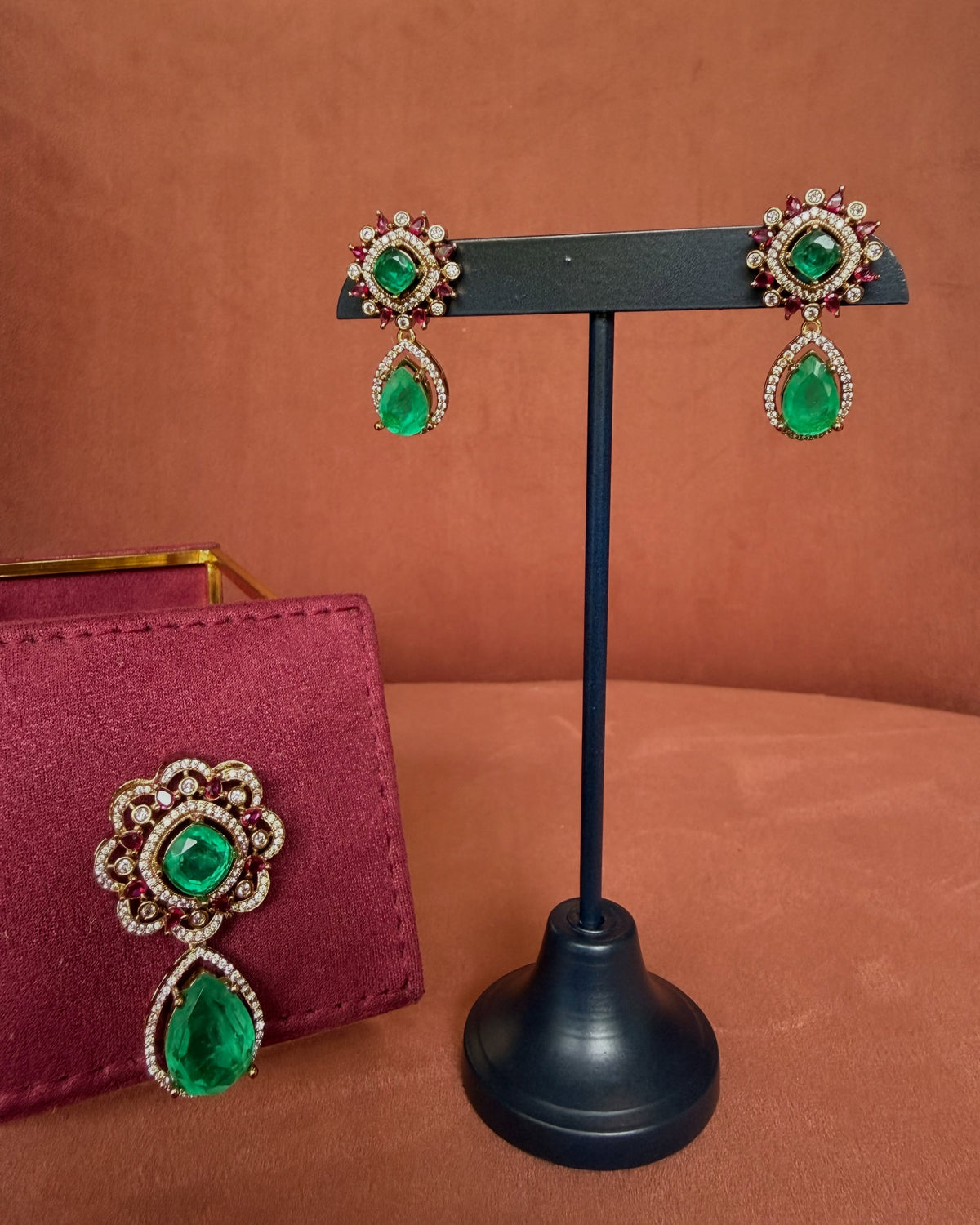 Emerald Green Drop Pendant and Earrings Set – image 3
