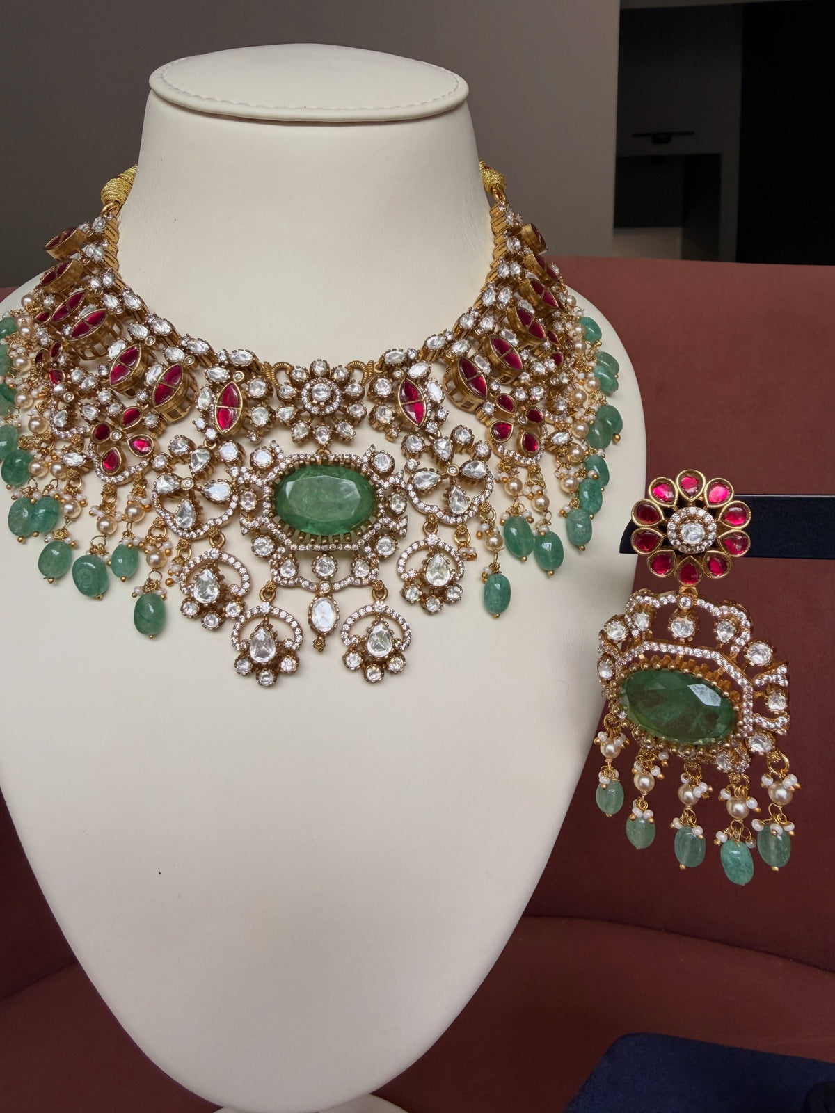 Polki Emerald Statement Necklace Set – image 3