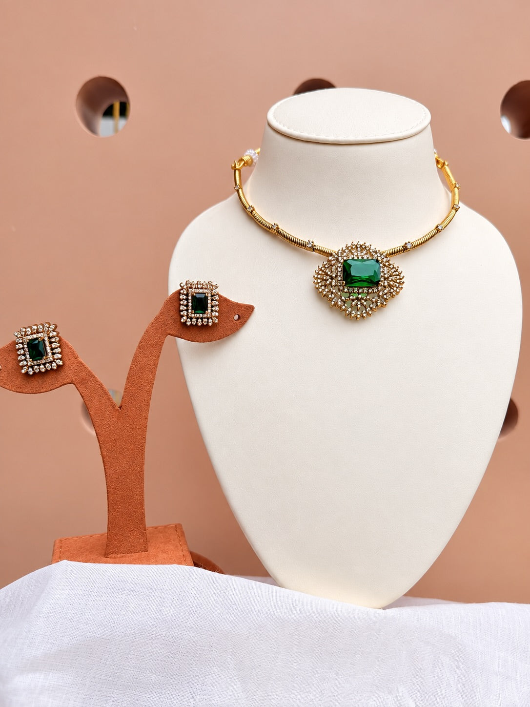 Emerald Green Square Pendant Necklace Set – image 1