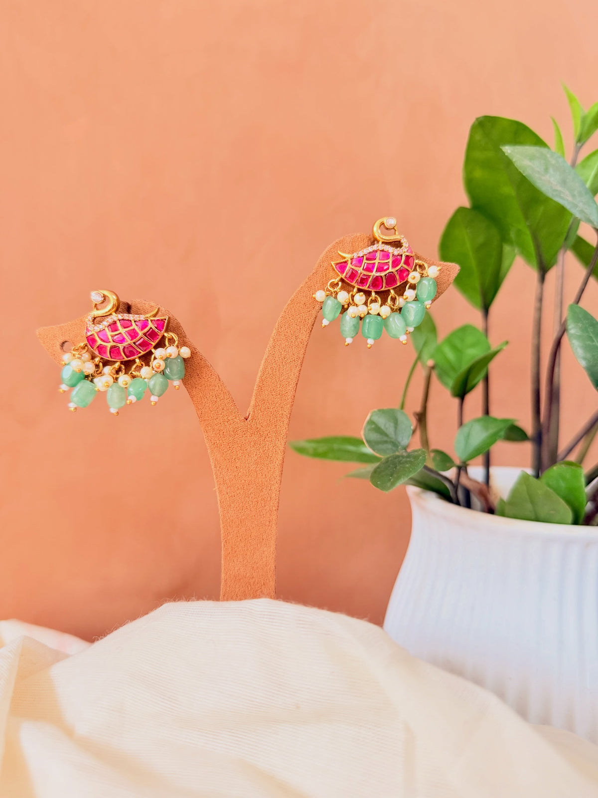KPK077 designer statement earrings detail view