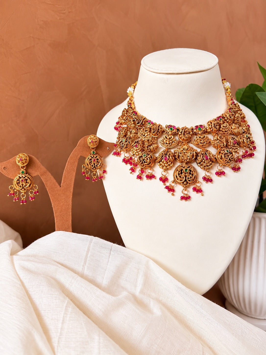KPK080 necklace set front view