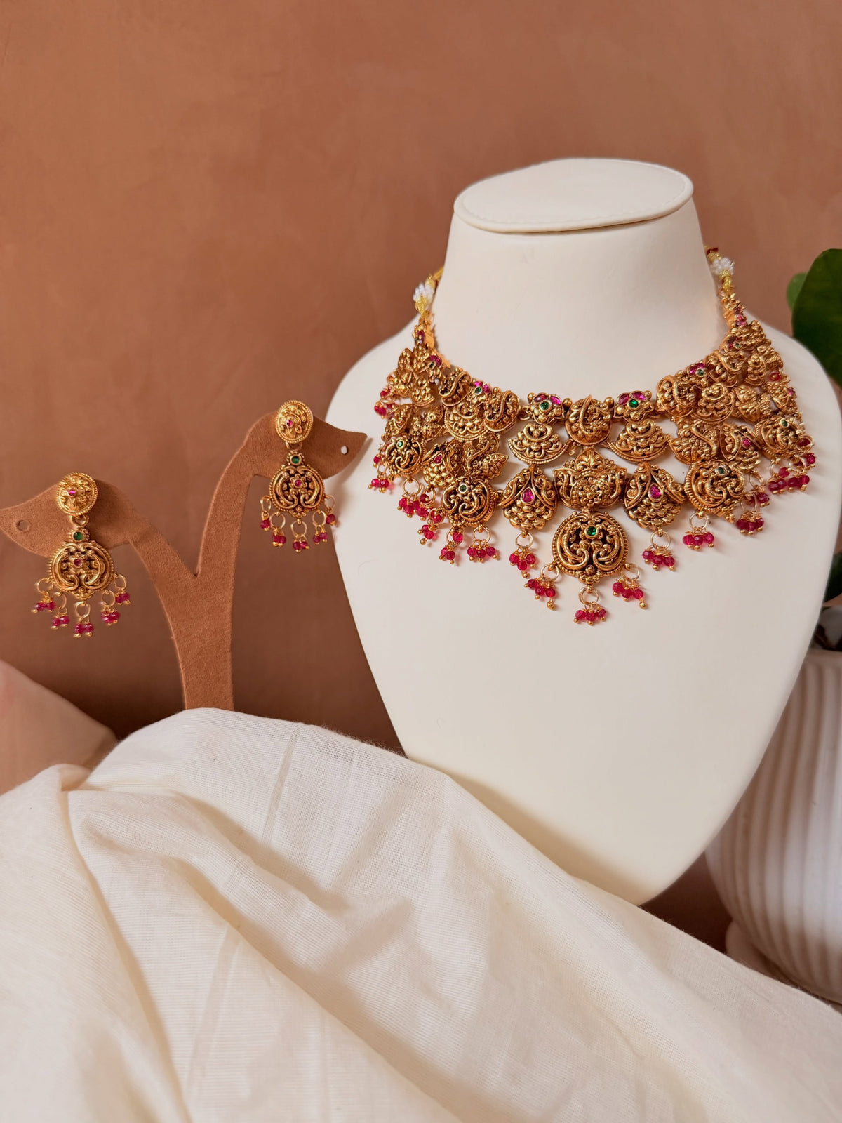 KPK080 necklace set detail view