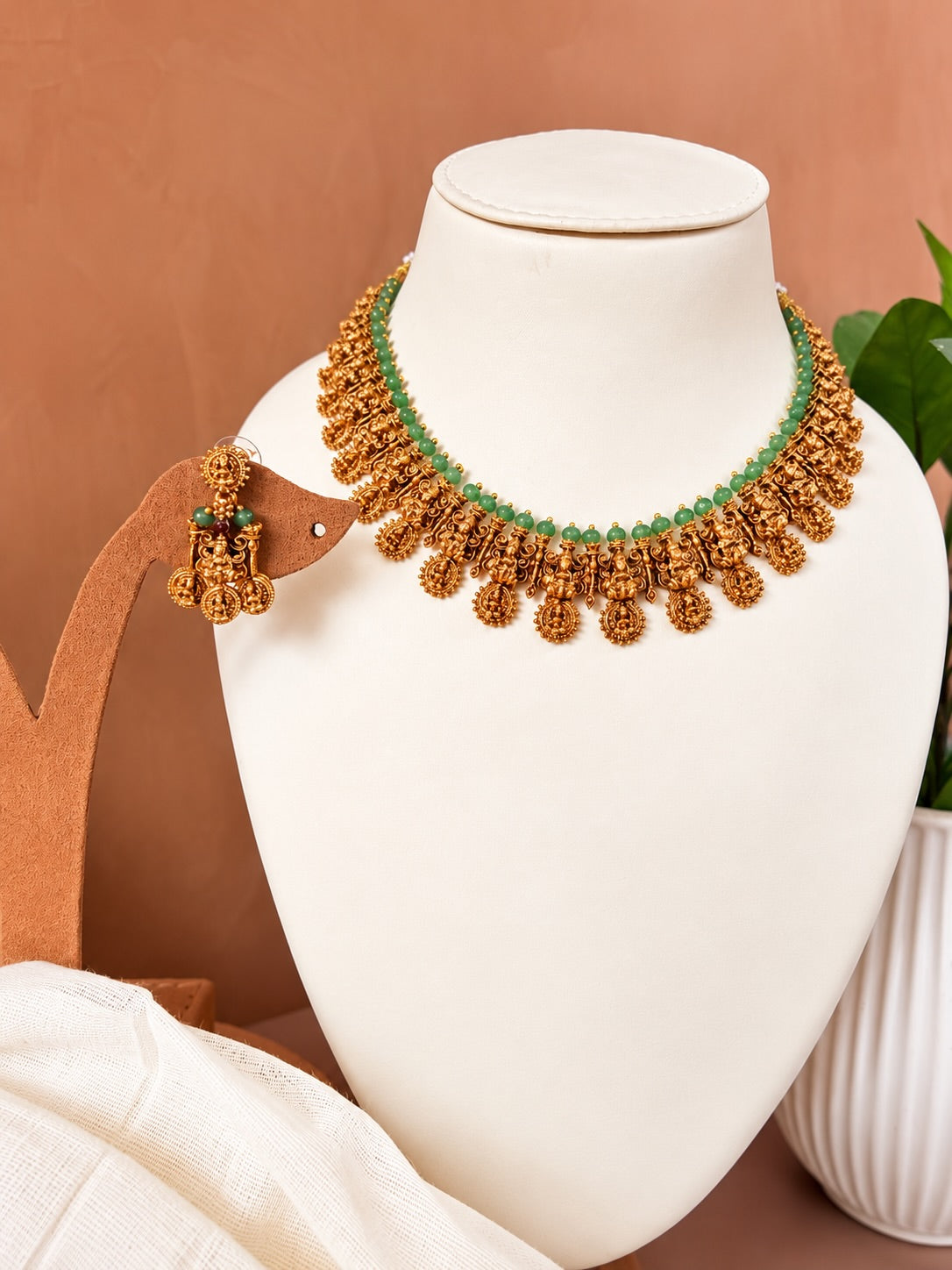 KPK082 necklace set detail view