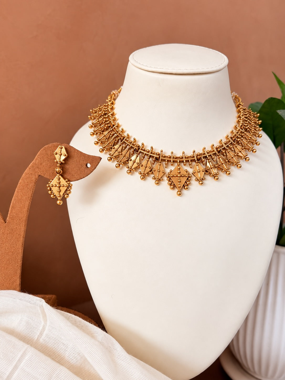 KPK083 necklace set front view