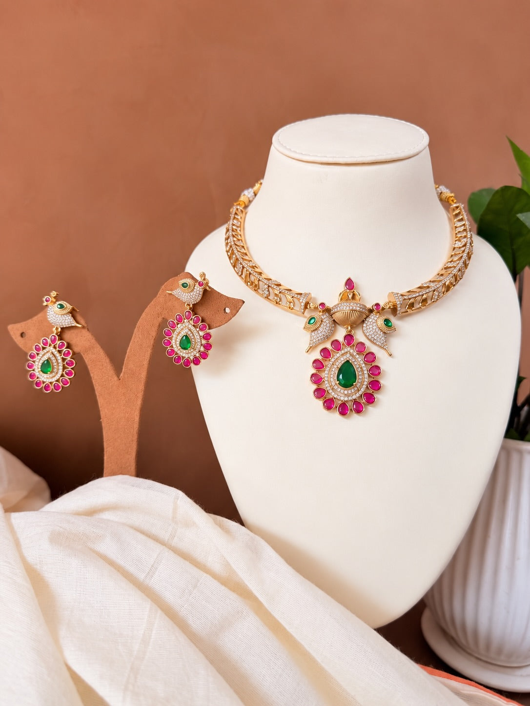 KPK084 necklace set front view