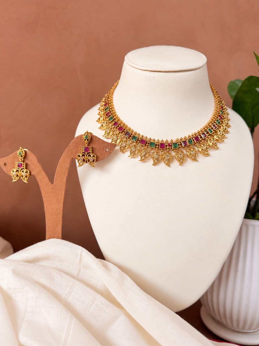 KPK087 necklace set front view