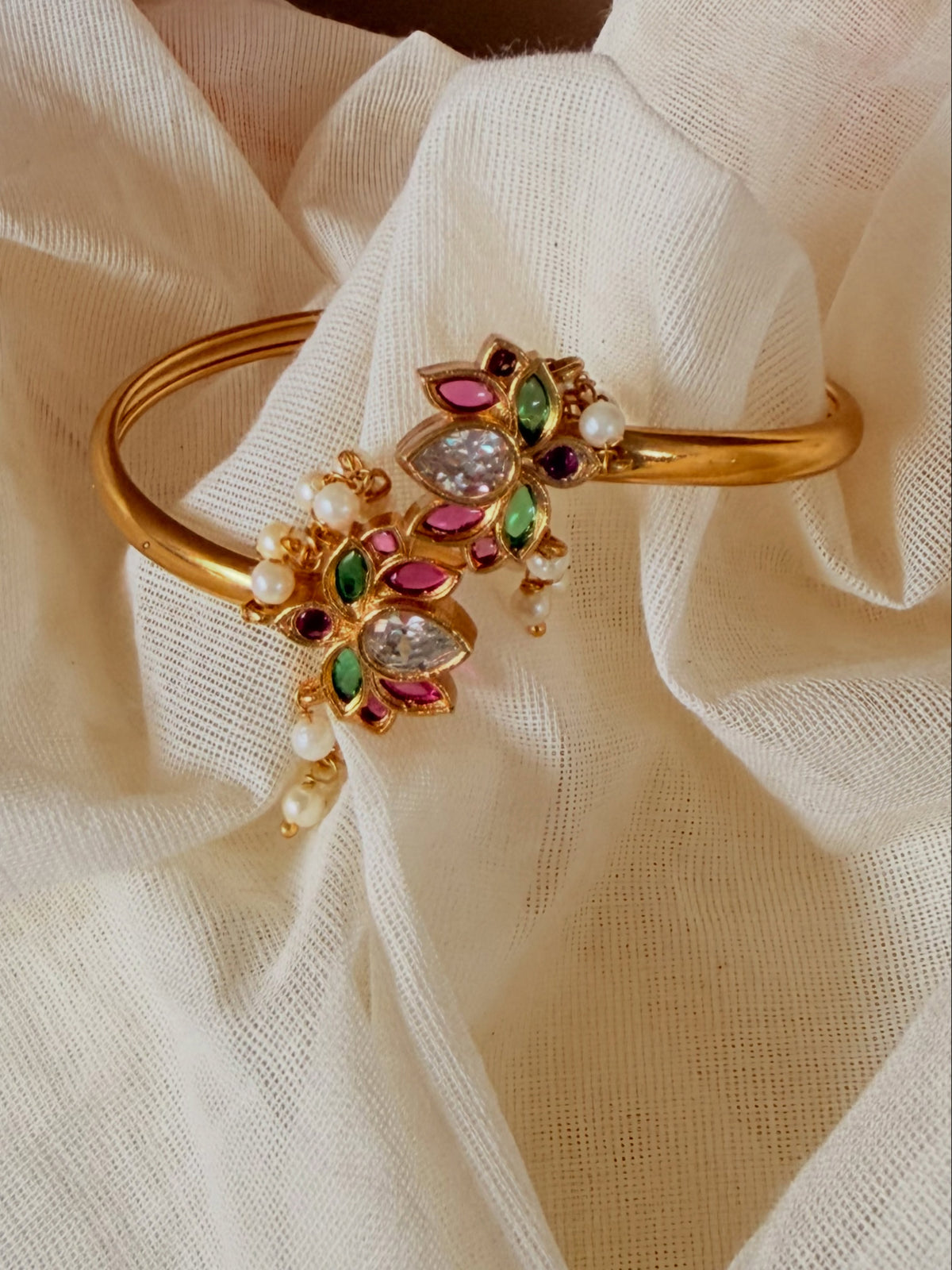 KPK091 bangle detail view