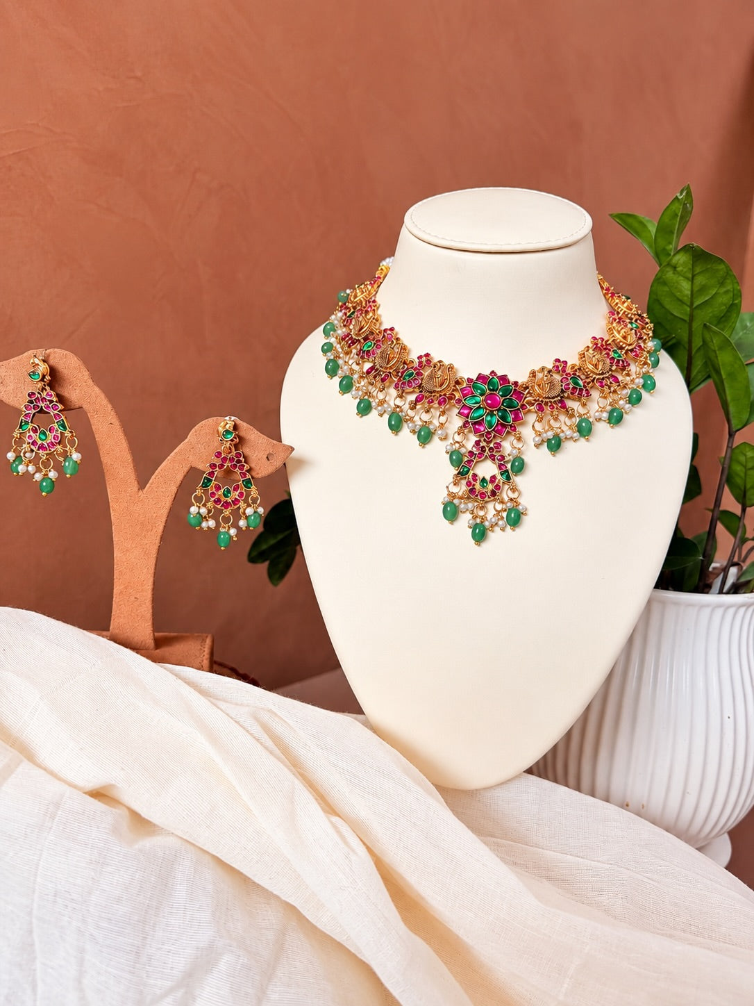 KPK094 necklace set front view