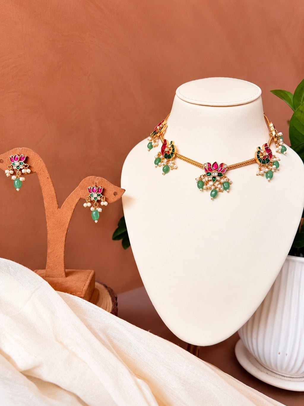 KPK097 necklace set front view