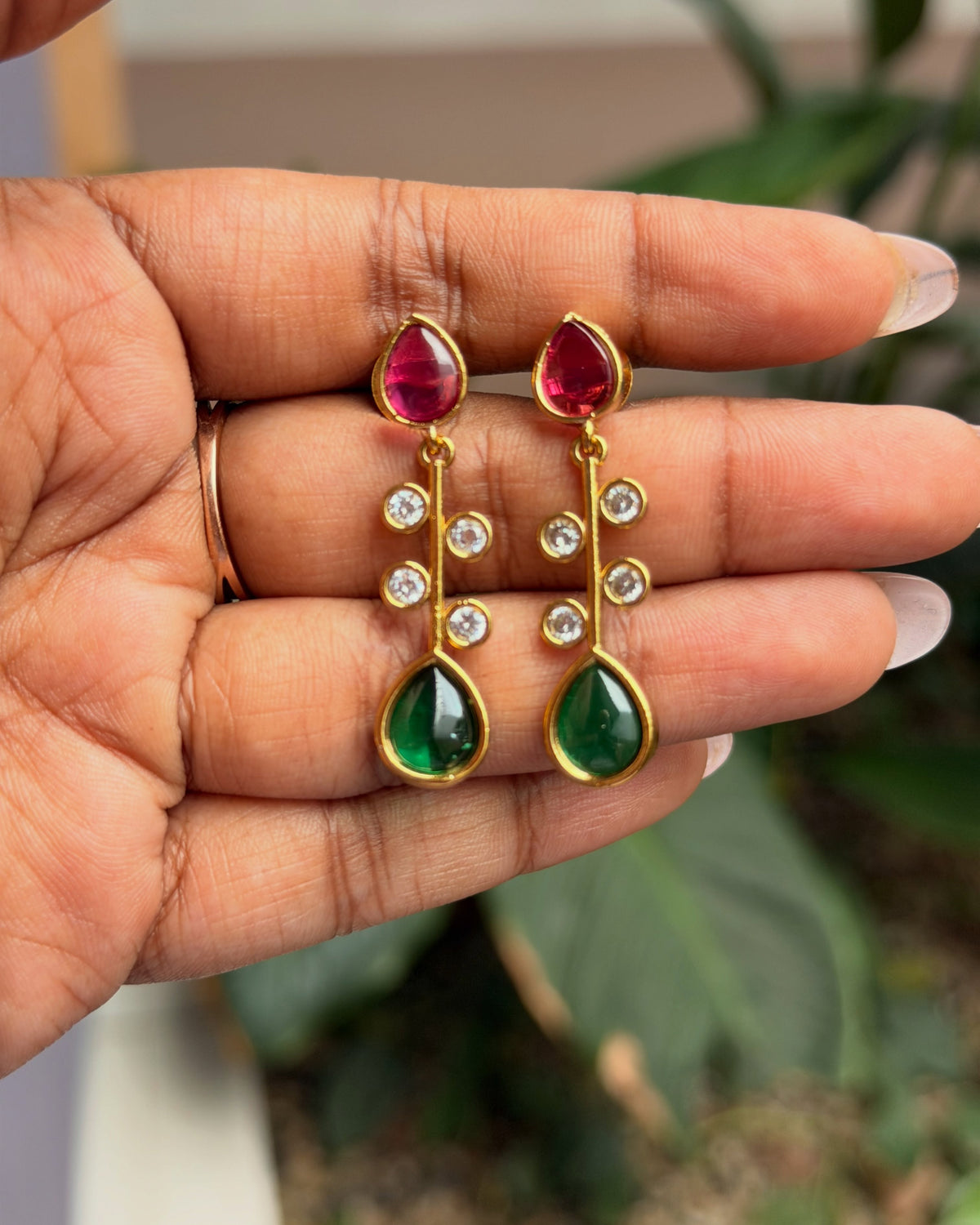 KPK101 earrings detail